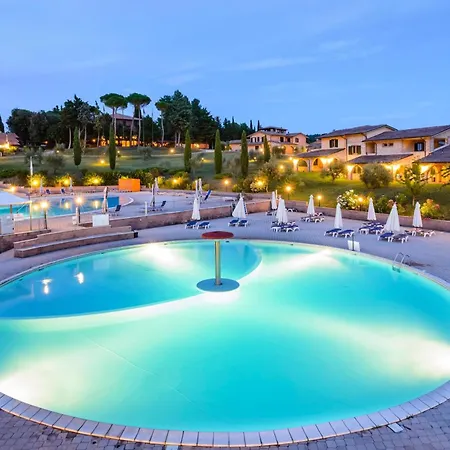 Hotel With Swimming Pool Immersed In The Typical Tuscan Countryside Just 5 Minutes From Massa Marittima *