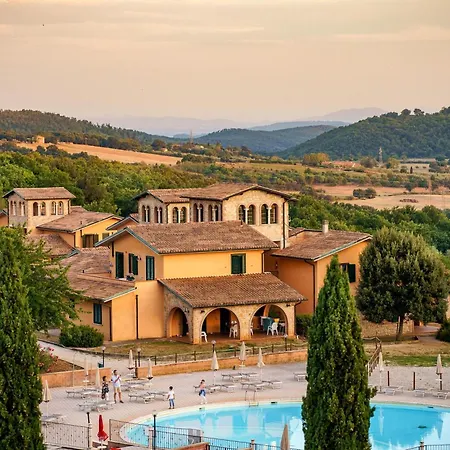 With Swimming Pool Immersed In The Typical Tuscan Countryside Just 5 Minutes From Massa Marittima Hotel Podere Pian Mucini