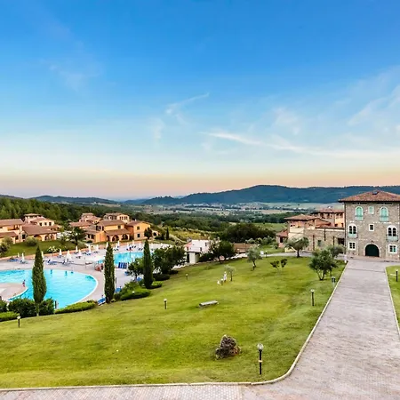 Hotel With Swimming Pool Immersed In The Typical Tuscan Countryside Just 5 Minutes From Massa Marittima *